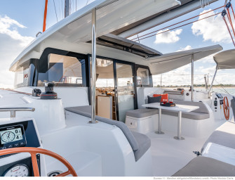 image catamaran excess 11