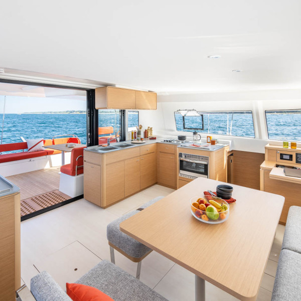 PLUS DE SENSATIONS ET TOUS LES ATTENDUS D’UN BATEAU DE CROISIERE