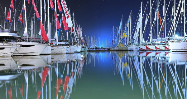 https://www.excess-catamarans.com/media/cache/public_cover/2025/02/0958-e2acd849d365015ef08ef5b696dc9e31-xl.jpg