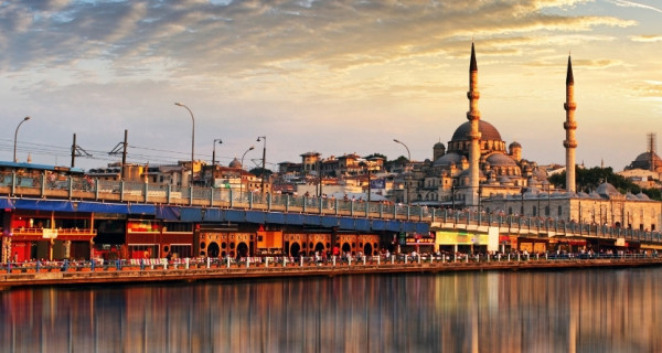 https://www.excess-catamarans.com/media/cache/public_cover/2025/10/8607-event-cover-istanbul.jpg