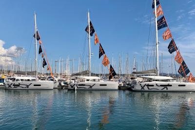 ¡Maniobrar un catamarán Excess, un juego de niños!